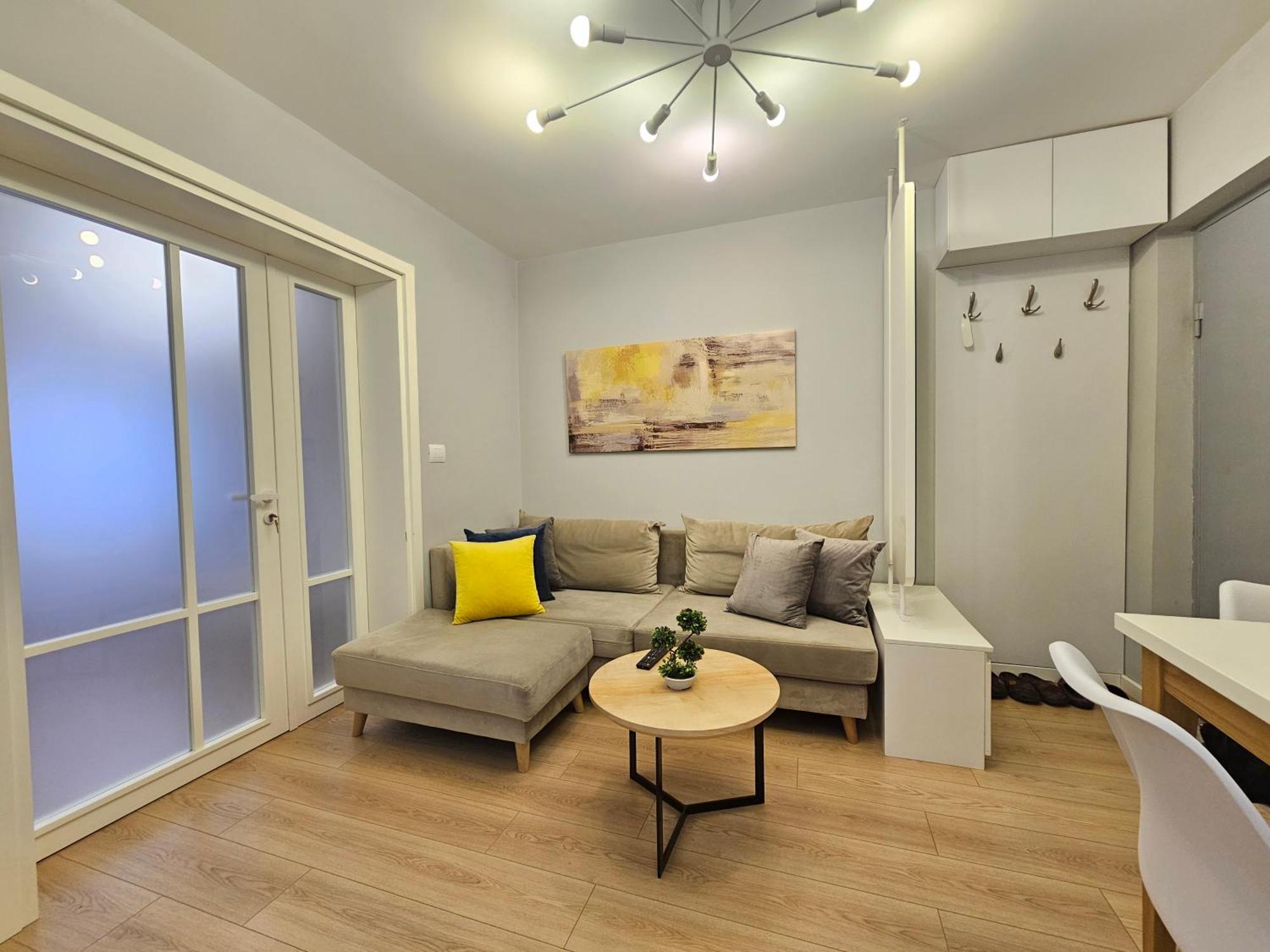 Valentino'S Nest Daire Tiran Dış mekan fotoğraf